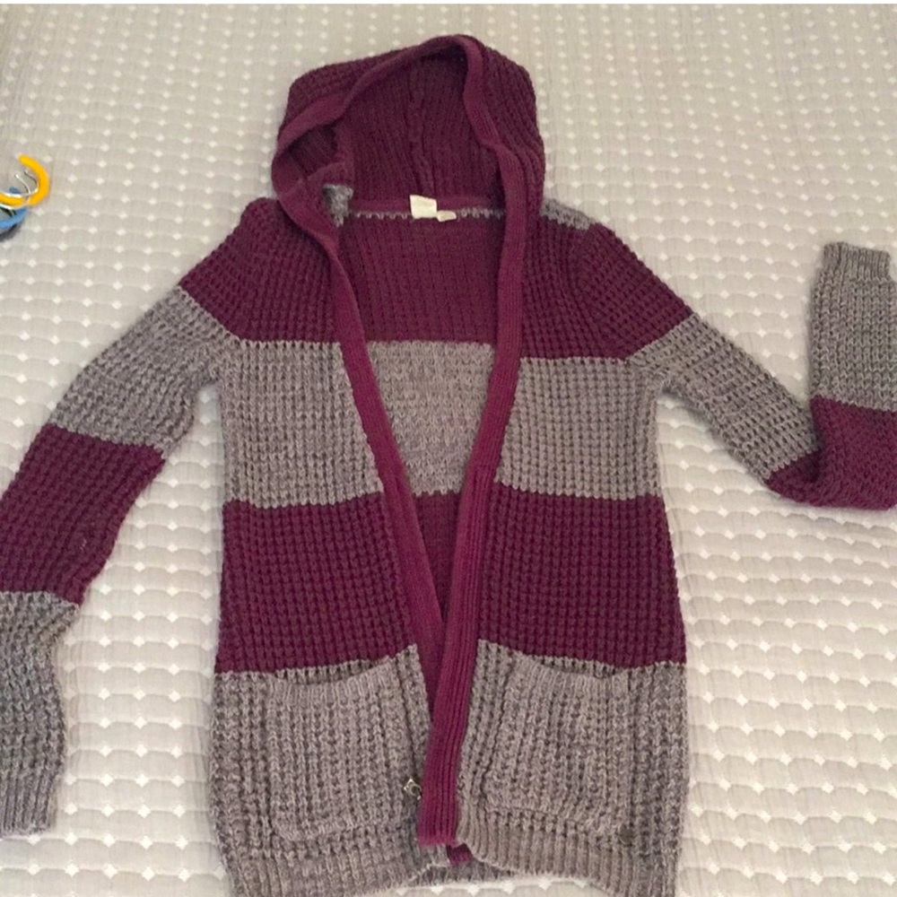 Roxy sweater (long) - maroon and gray